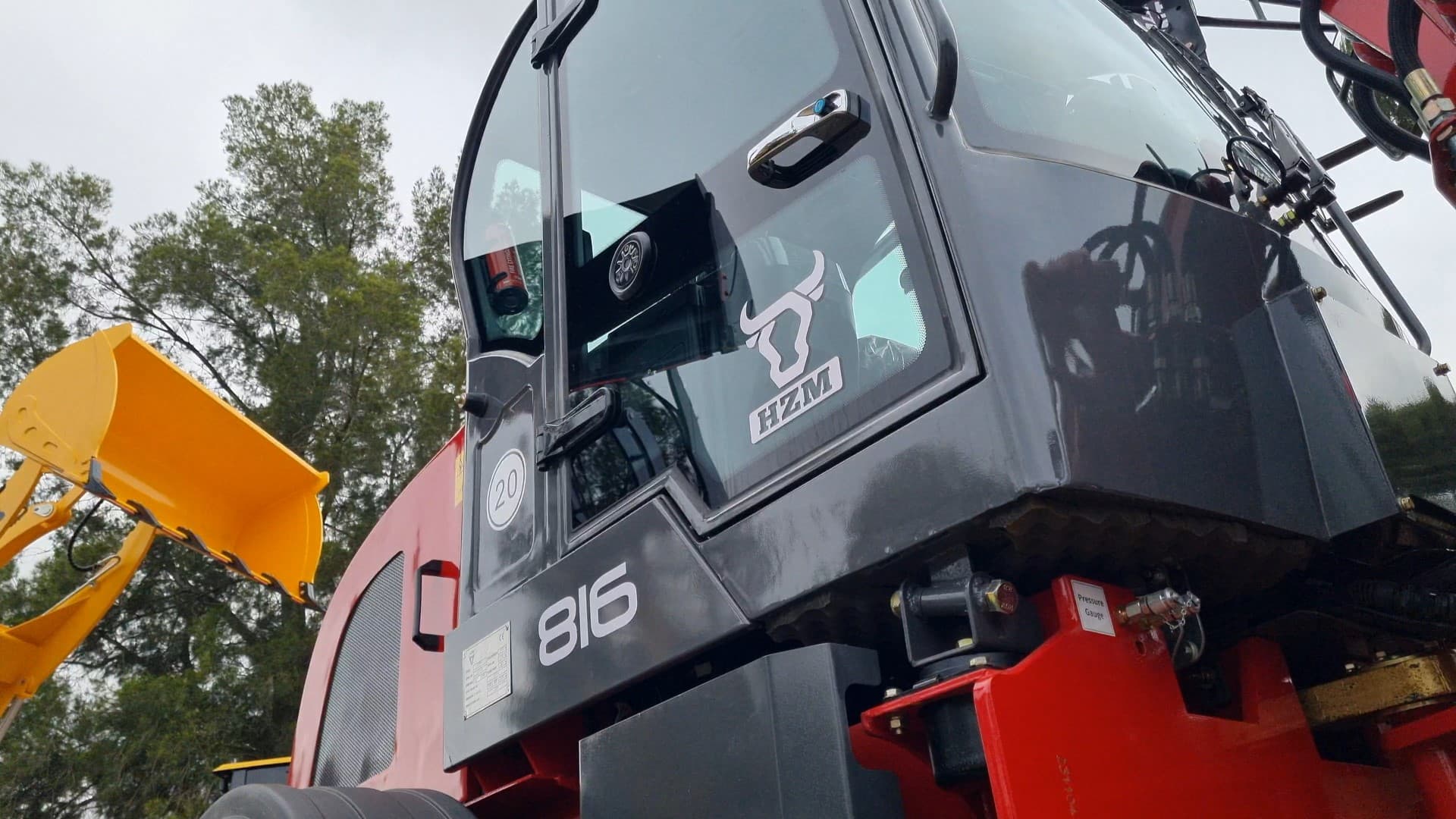 HZM 816 Front End Loader