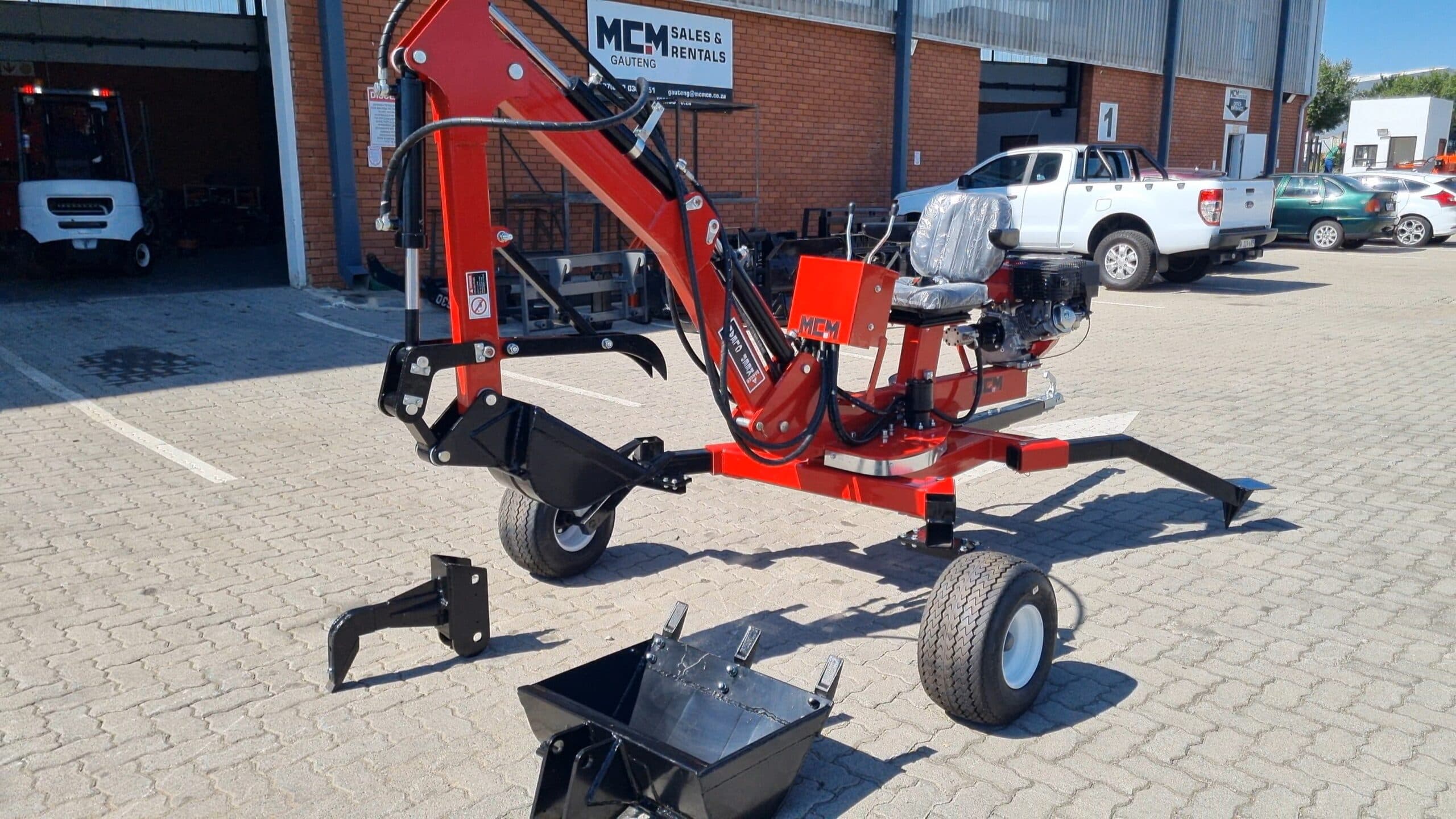 MCM MB300 Mobile Digger