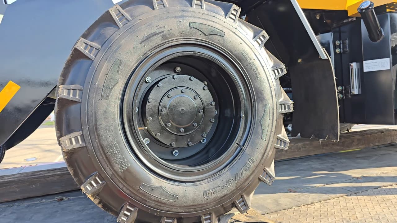 HZM 923 Front End Loader