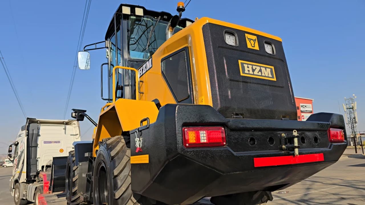 HZM 923 Front End Loader