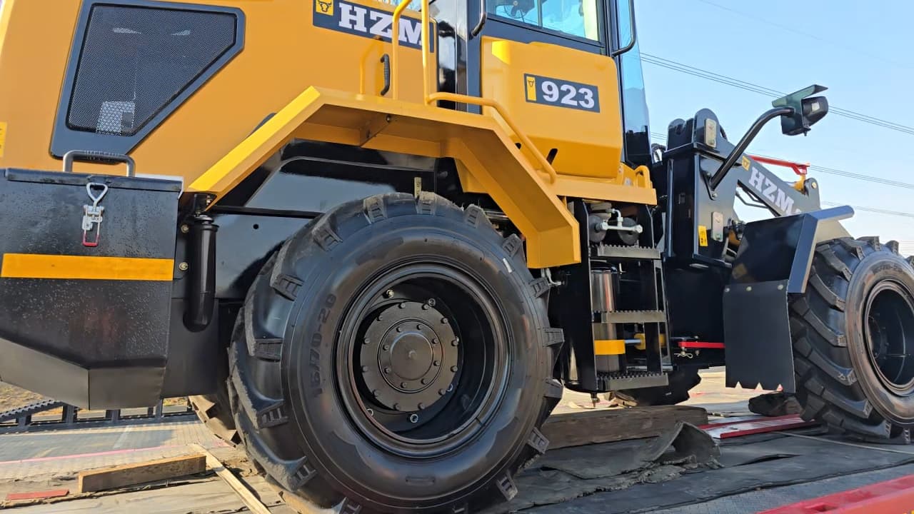 HZM 923 Front End Loader