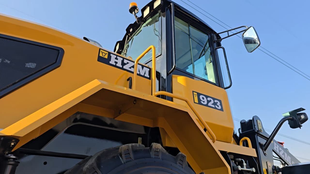 HZM 923 Front End Loader