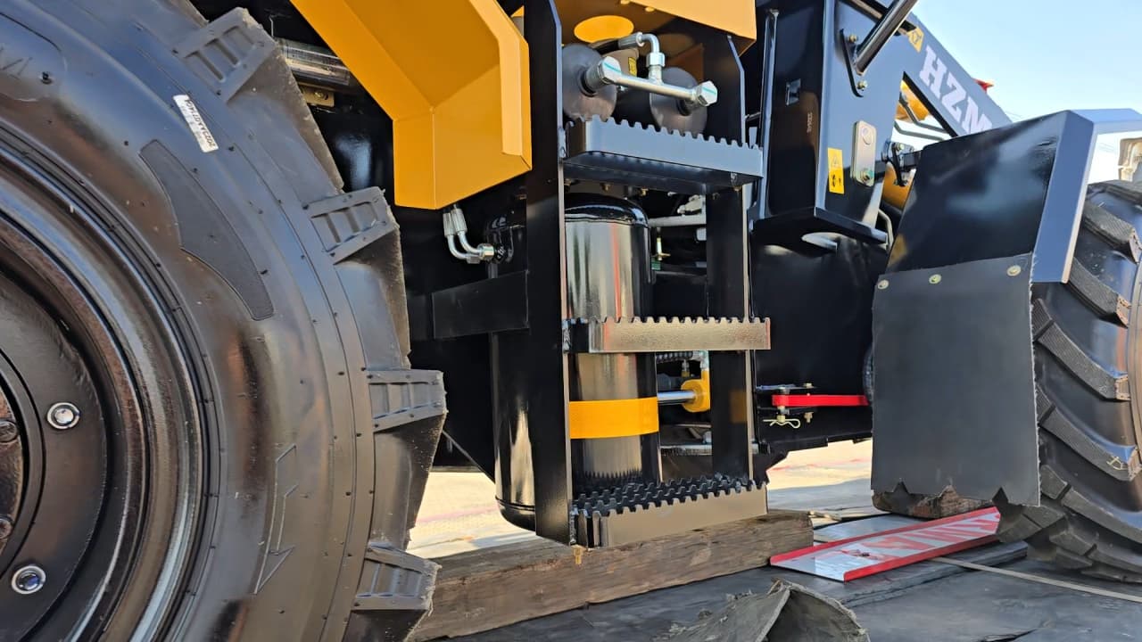 HZM 923 Front End Loader