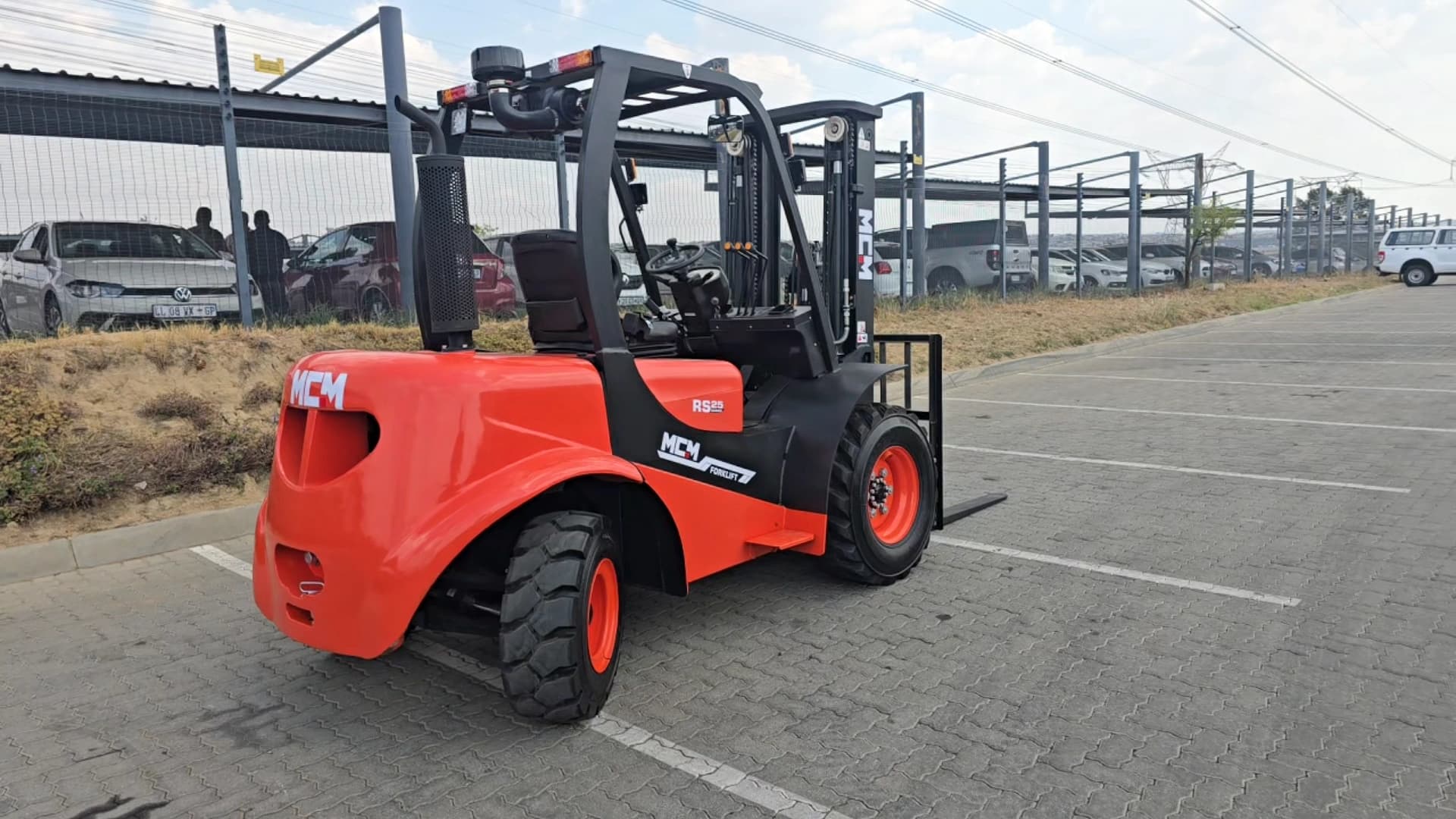 MCM RS25 Semi-Rough Terrain Forklift