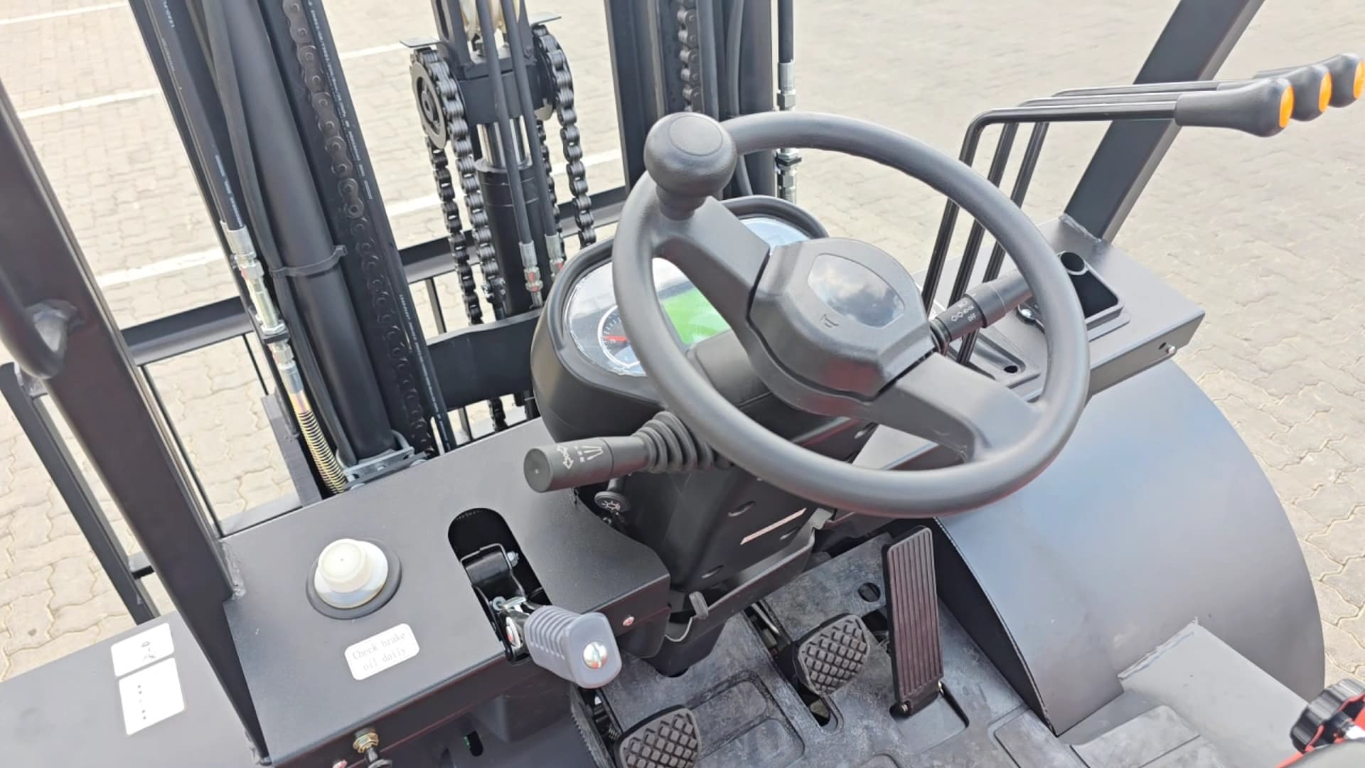 MCM RS25 Semi-Rough Terrain Forklift