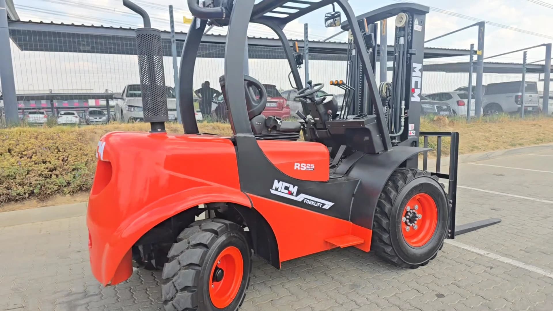 MCM RS25 Semi-Rough Terrain Forklift