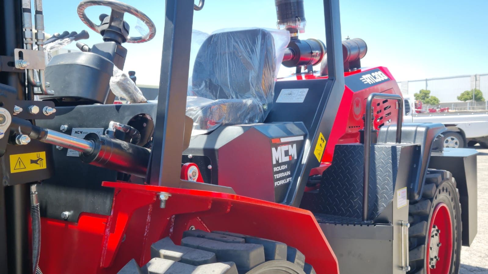MCM RTL30Q Rough Terrain Forklift