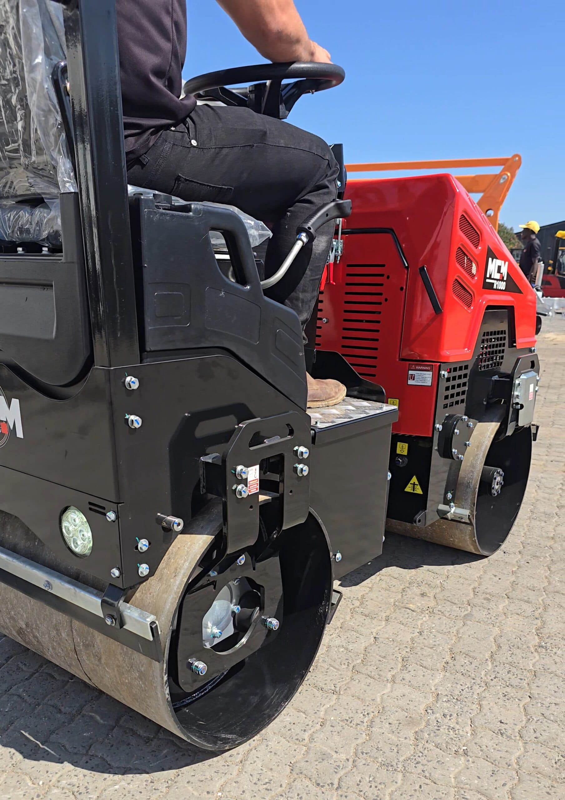 R1000 Road Roller for sale south africa