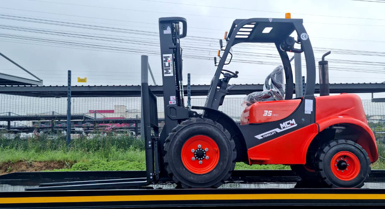 MCM RS35 Semi-Rough Terrain Forklift