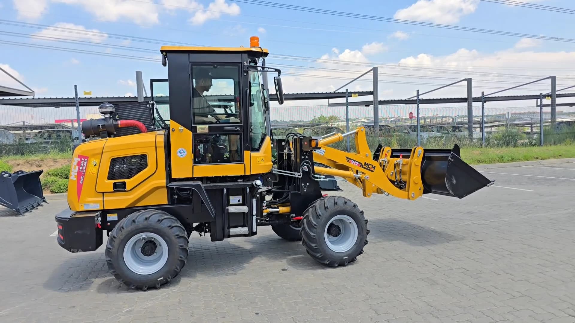 MCM 912 Front End Loader