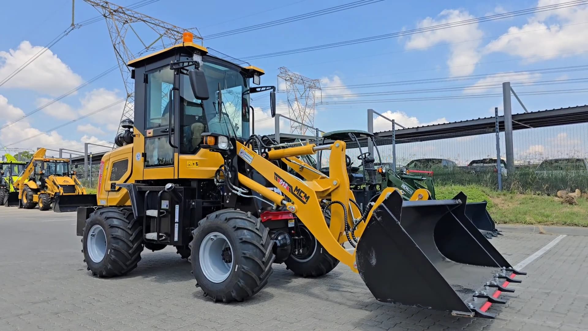 MCM 912 Front End Loader
