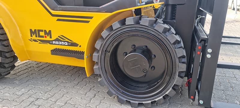 MCM RS30Q Rough Terrain Forklift