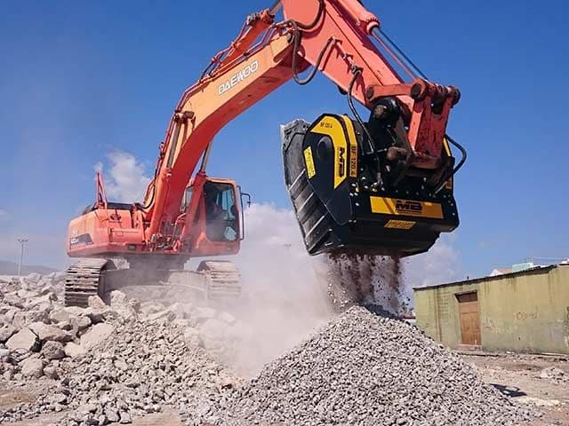MB BF90.3 Bucket Crusher