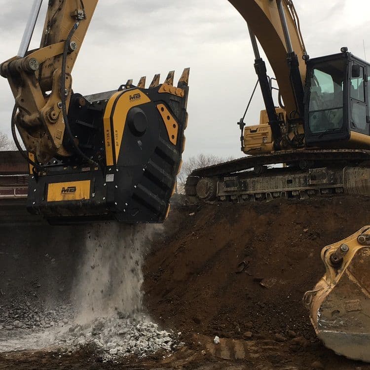 BF135.8 Bucket Crusher