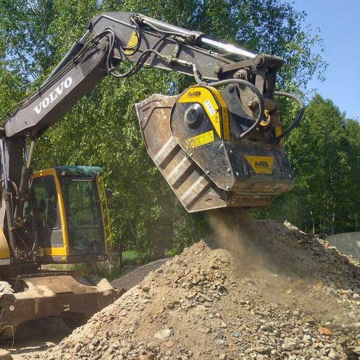 BF70.2 S4 Bucket Crusher