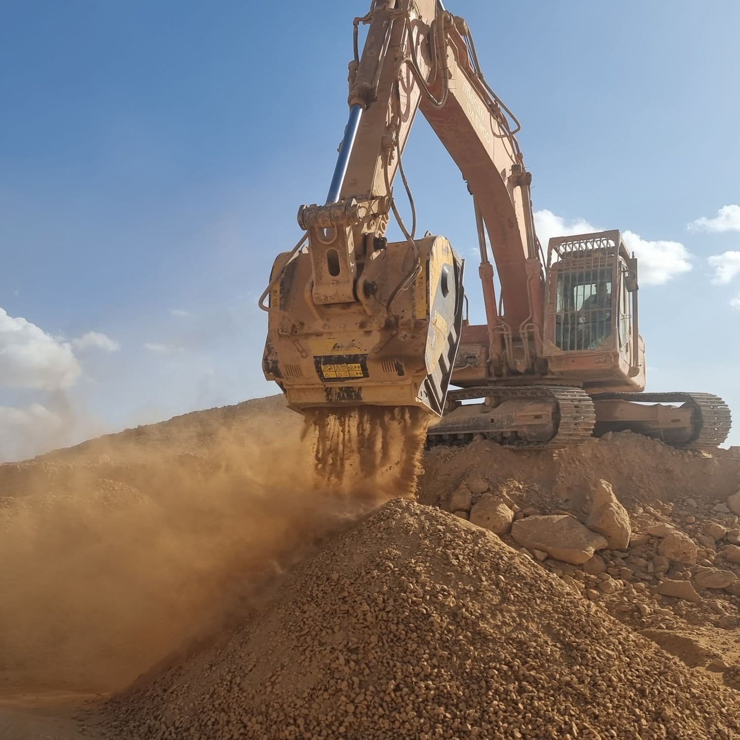 BF120.4 S4 Bucket Crusher
