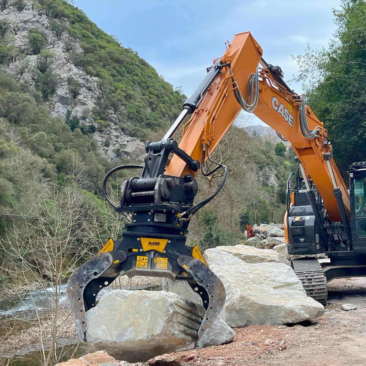 G1200 MB Crusher Sorting Grapple