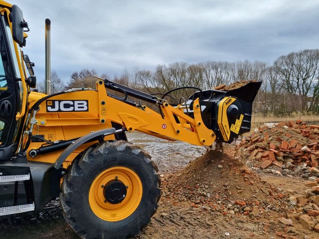 MB-L160 S2 Bucket Crusher