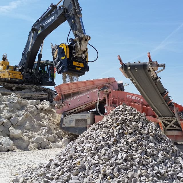 BF135.8 Bucket Crusher