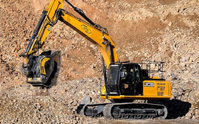 MB BF90.3 Bucket Crusher