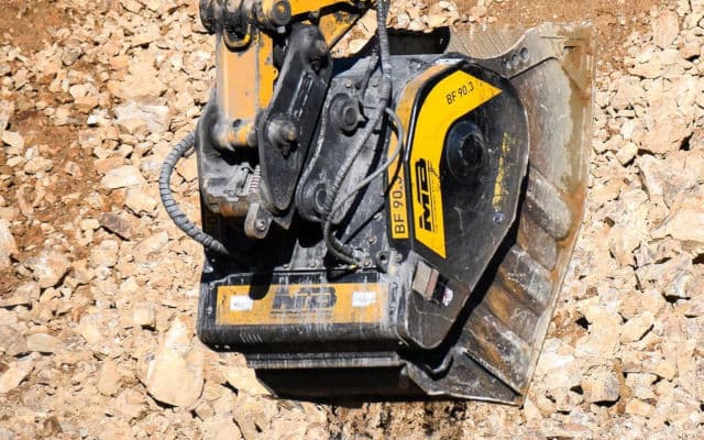 MB BF90.3 Bucket Crusher