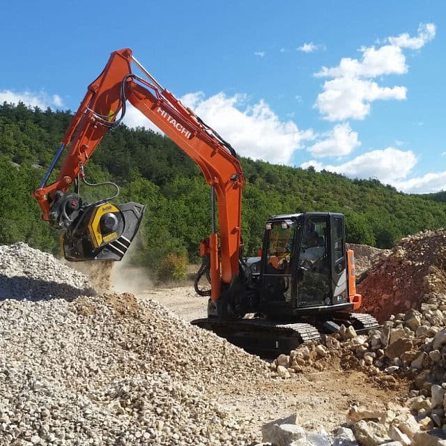MB-C50 S4 Bucket Crusher