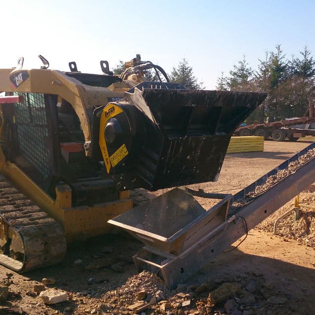 MB-L140 S2 Bucket Crusher
