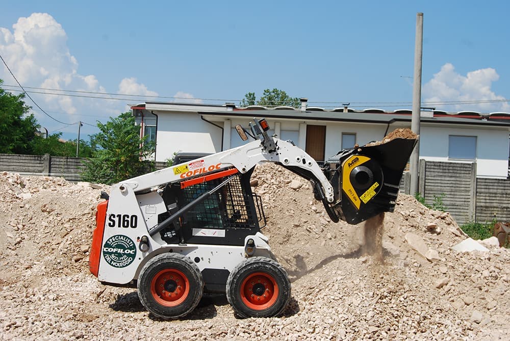 MB-L140 S2 Bucket Crusher