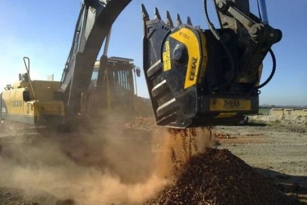 MB BF90.3 Bucket Crusher