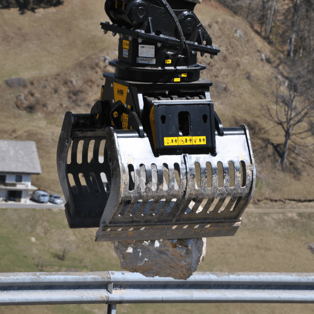 MB-G1200 S4 Sorting Grapple