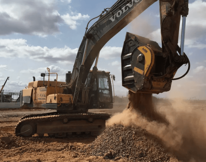 BF120.4 S4 Bucket Crusher