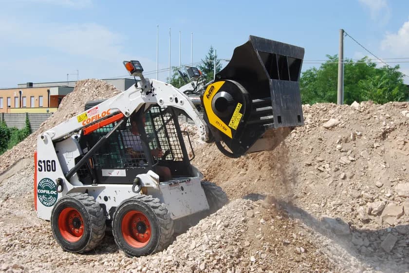 MB-L140 S2 Bucket Crusher