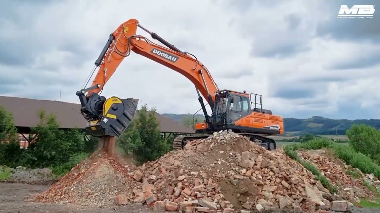 BF120.4 S4 Bucket Crusher
