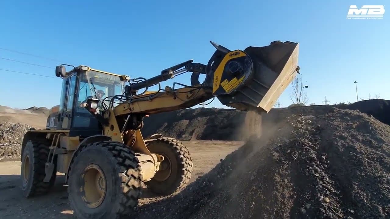 MB-L140 S2 Bucket Crusher
