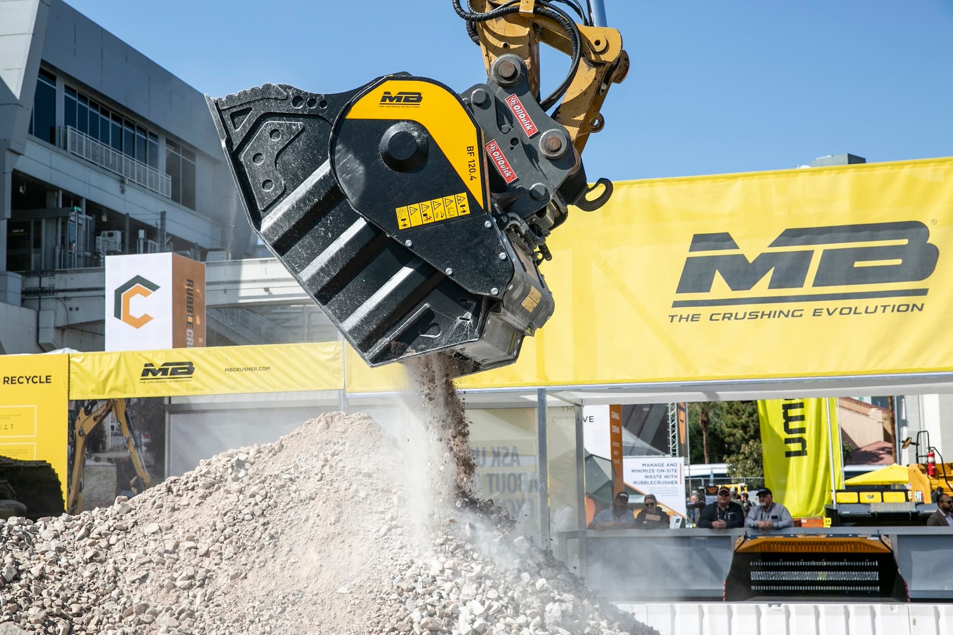 BF120.4 S4 Bucket Crusher