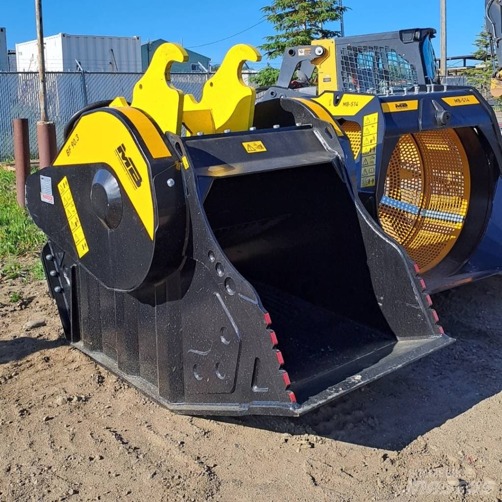 MB BF90.3 Bucket Crusher