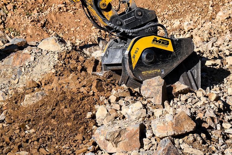 MB BF90.3 Bucket Crusher