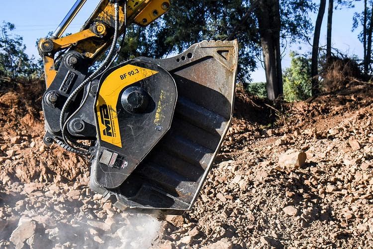 MB BF90.3 Bucket Crusher