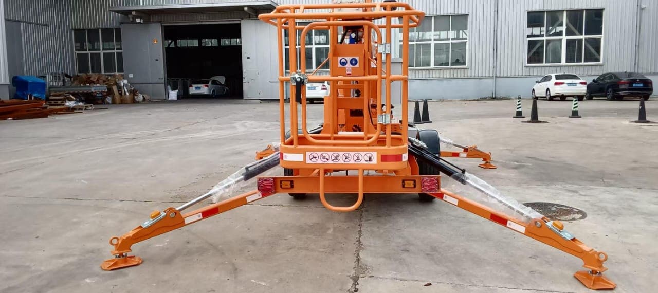 MCM TCP12 Cherry Picker