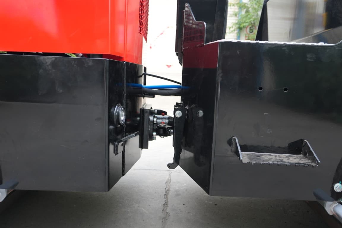 MCM R2500 Ride-On Road Roller - MCM R2500 road roller