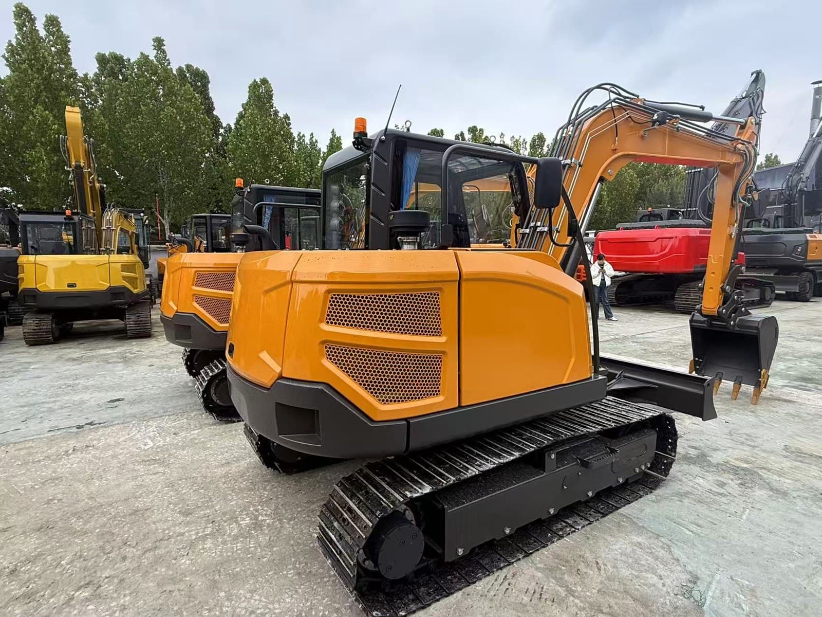 MCM 60DS excavator rear three-quarter view