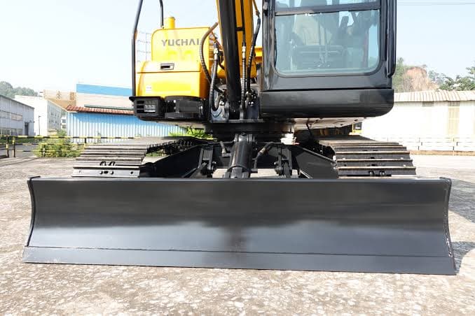 Front dozer blade on the Yuchai YC80 excavator