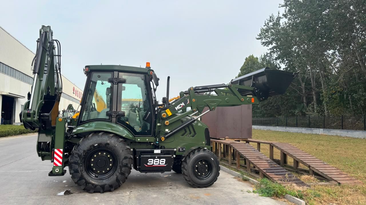 MCM 388 TLB backhoe loader - photo 3