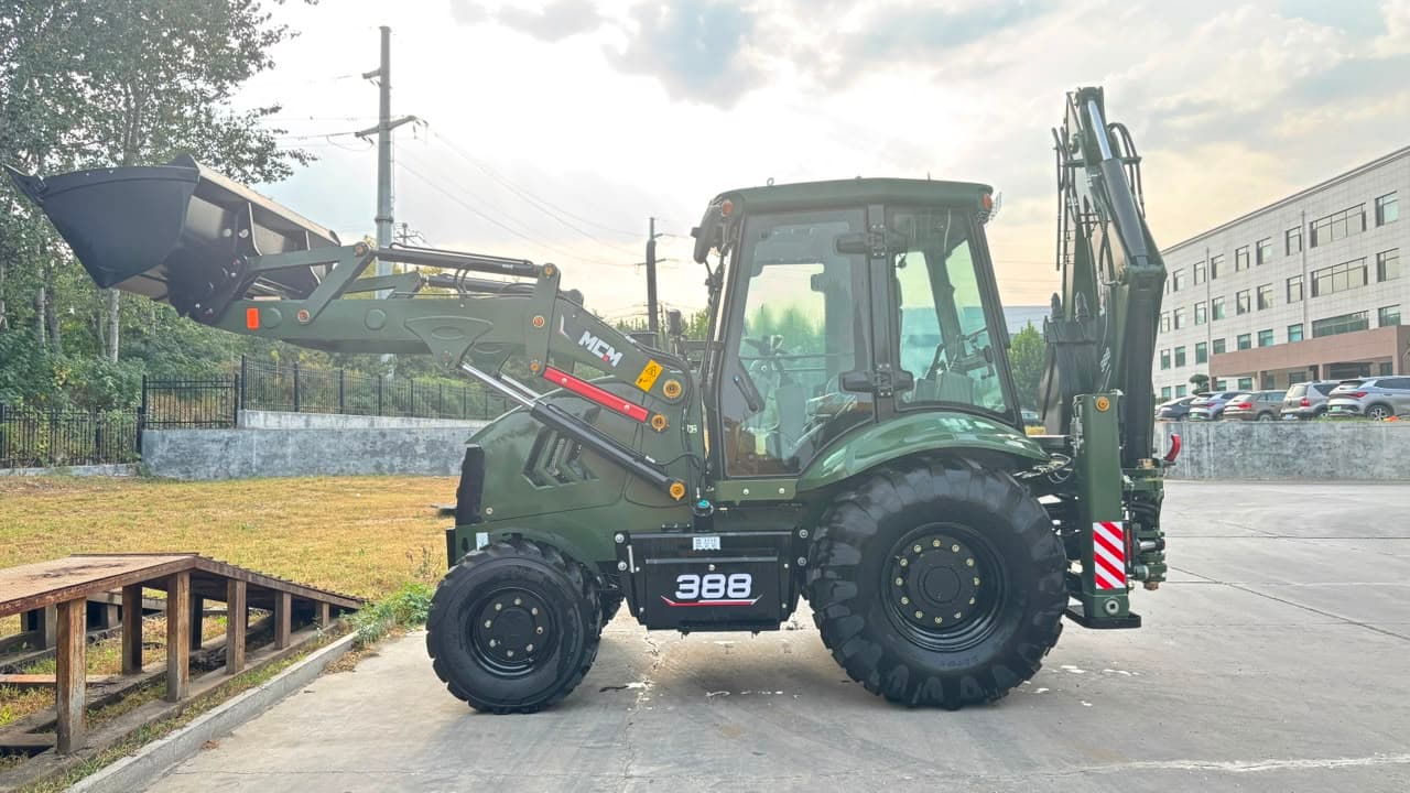 MCM 388 TLB backhoe loader - photo 4
